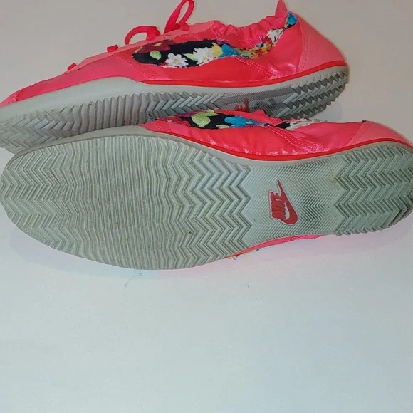 NIKE Coral Floral (Custom) Swoosh Sneaker Size 9 - Picture 4 of 6